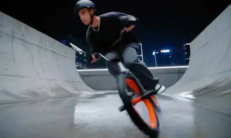 MiniMax H3 video of a BMX rider at night