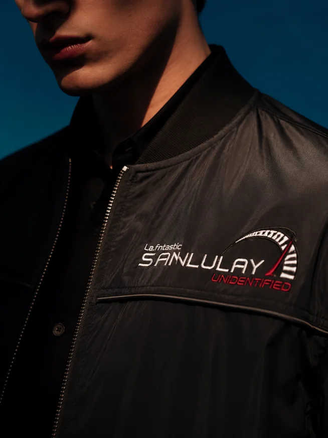 Three-dimensional cobalt blazer product image