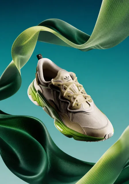 Dynamic product images of running shoes